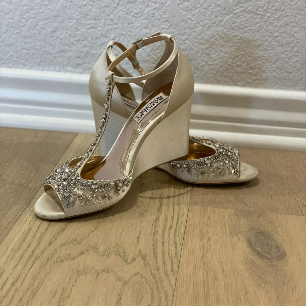 Badgley Mischka Sara Wedges - Ivory Size 7.5